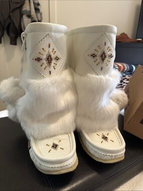 White Fur-Trim (rabbit) Beaded Moccasins Boots - Women